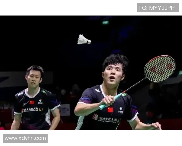 成都羽毛球队在城市联赛积分榜上以98分稳居第一名展现强劲实力